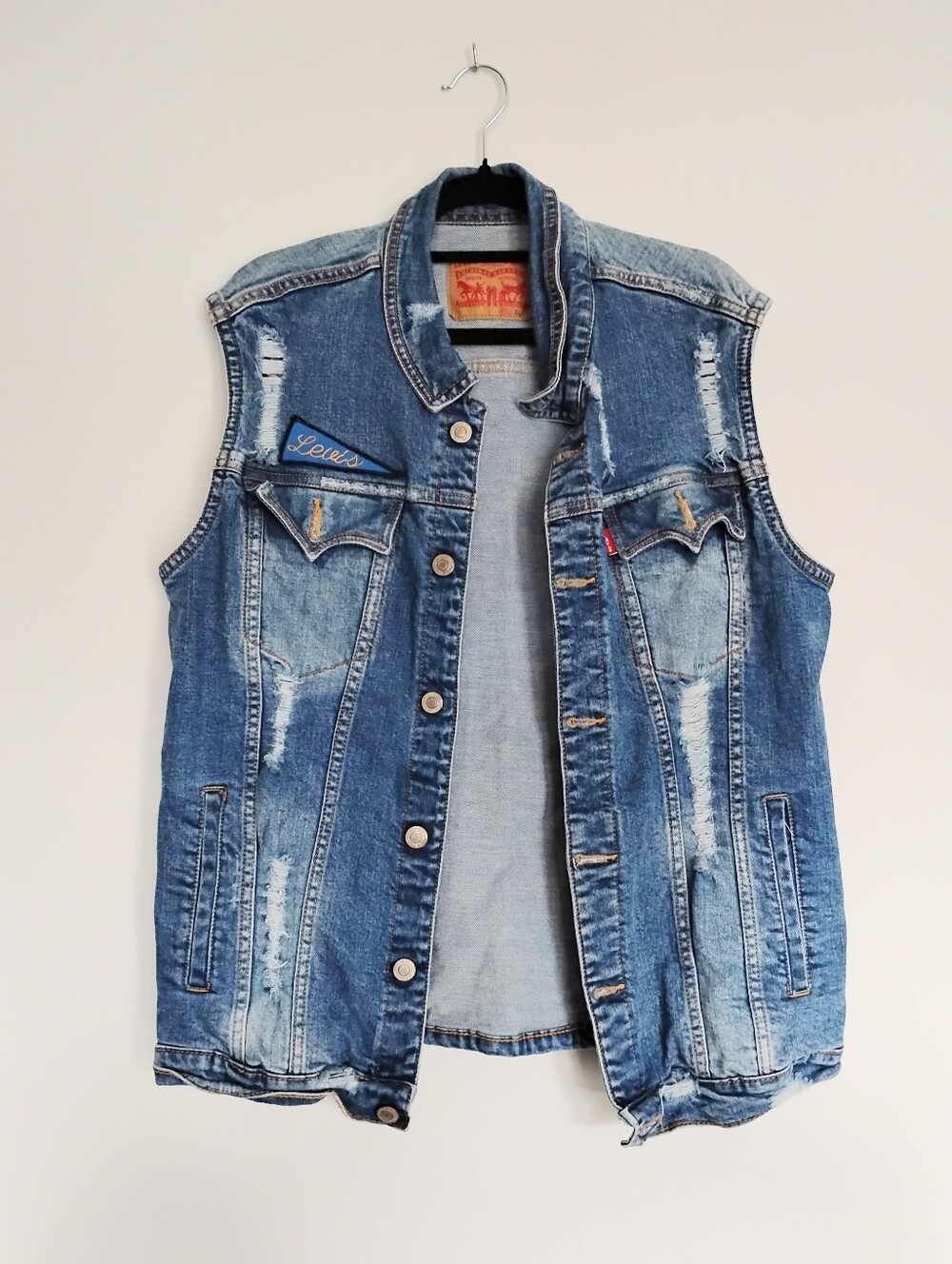 Vintage- 1990's Levi's Men's Light & Medium Blue Distressed Denim Vest